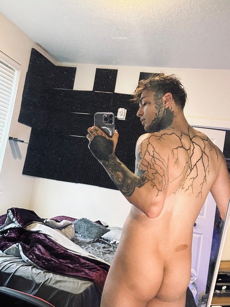 Rickyslay96 ass onlyfans