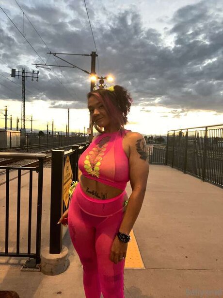 FREE LESBIAN D MME SQ RTER_ onlyfans naked