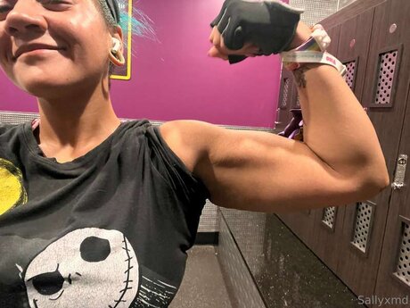 FREE LESBIAN D MME SQ RTER_ free only fans