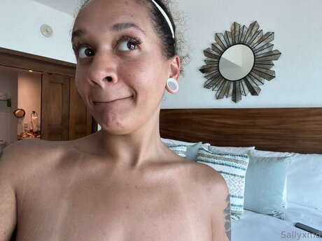 FREE LESBIAN D MME SQ RTER_ only fans naked