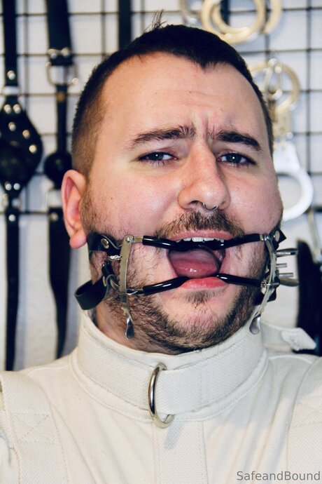 Safe and Bound onlyfans creator