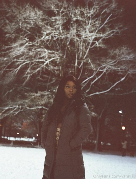 Vanniall topless onlyfans