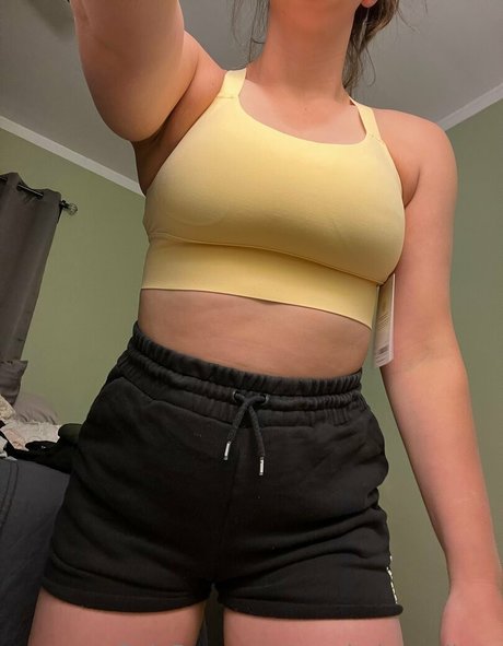 yourbabyemilyyy new onlyfans leaks