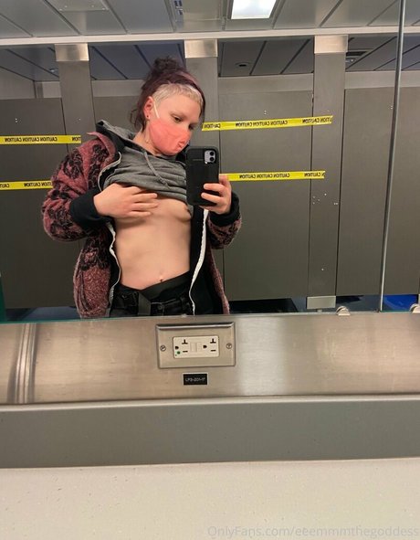 eeemmmthegoddess only fans nude leaks