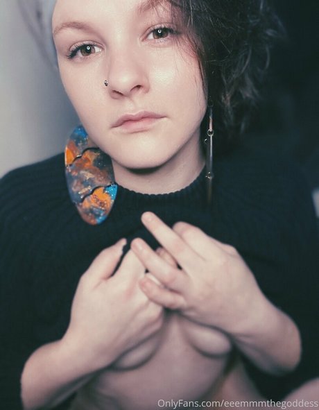 eeemmmthegoddess onlyfans nude porn