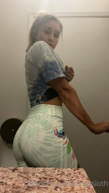 sassysloth nude on onlyfans