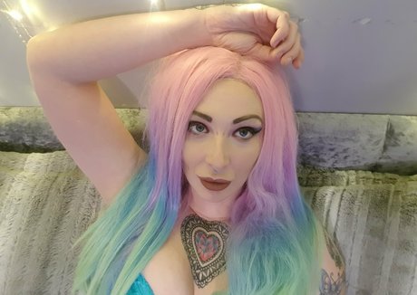 queenrainifree onlyfans page