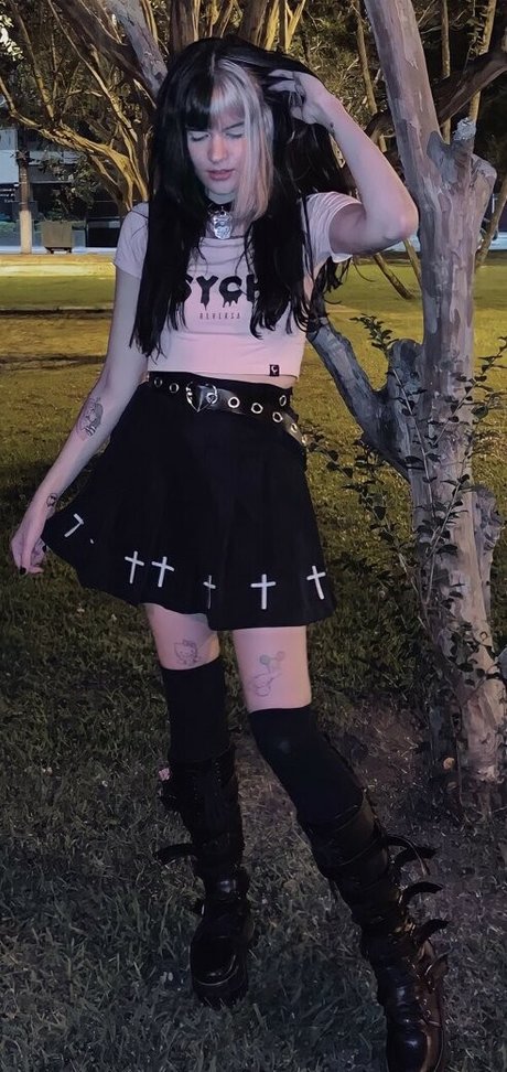 Cherry Bella onlyfans leaks