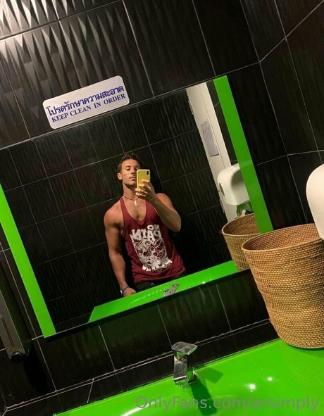 arsimply nude on onlyfans
