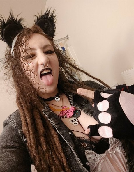 milkybaby94 onlyfans model photo