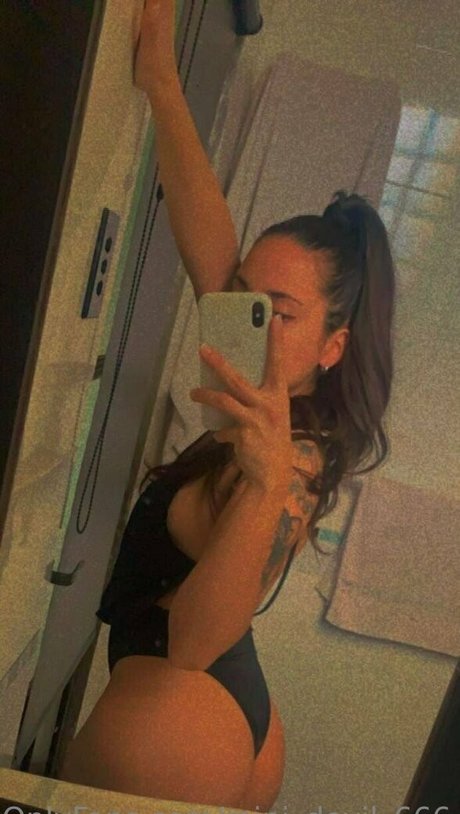 mini devil 666 onlyfans leams