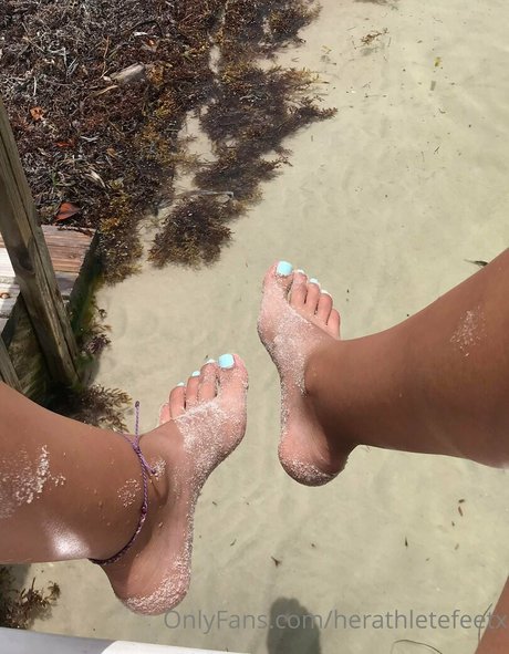 herathletefeetxo nude onlyfans leaks