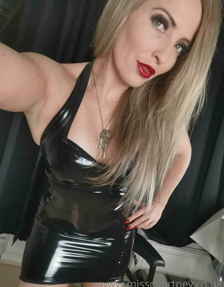 misscourtneyfree onlyfans model photo