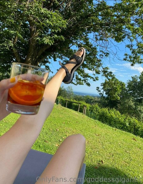 goddessgigantic nude only fans leaks