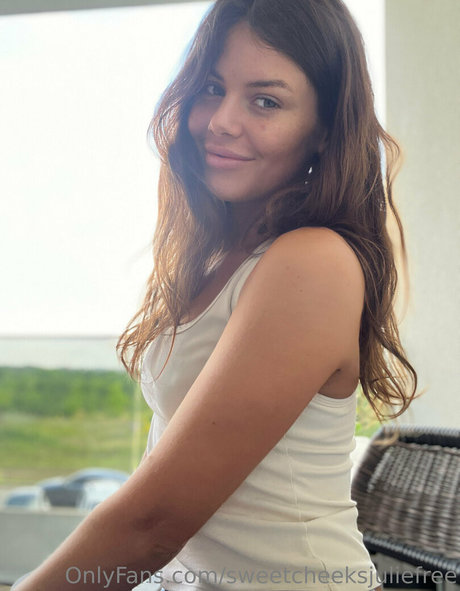 sweetcheeksjuliefree ass onlyfans