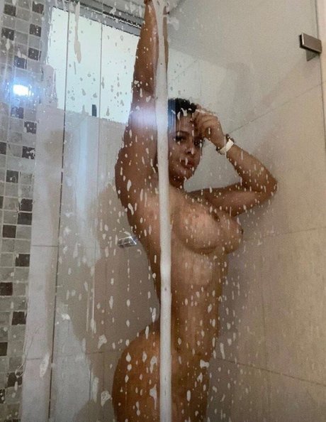 Karmen Mestre onlyfans model