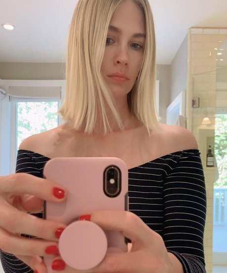 blonde secretary onlyfans free xxx self-portrait