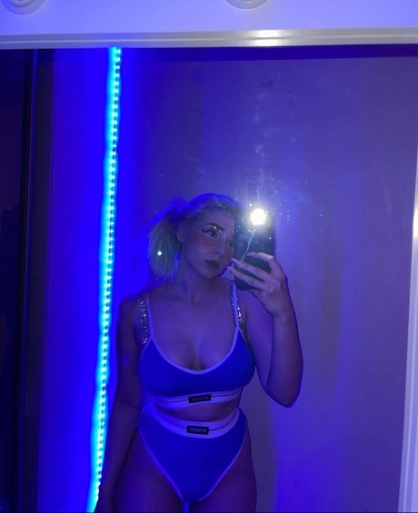 Sveta Sollar onlyfans naked