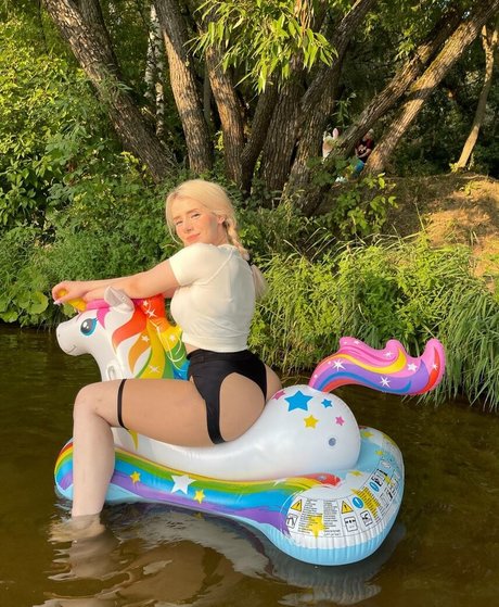 Sveta Sollar onlyfans creator