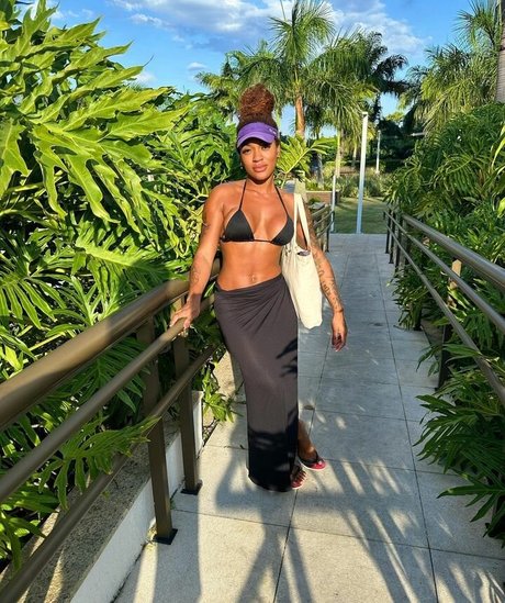 Patricia Ramos onlyfans strip tease