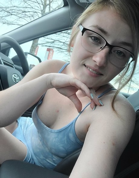 liittleladyfree Profile image