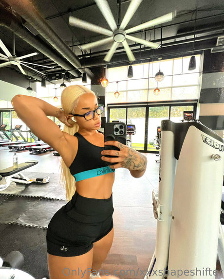 xxxshapeshifter onlyfans strip tease