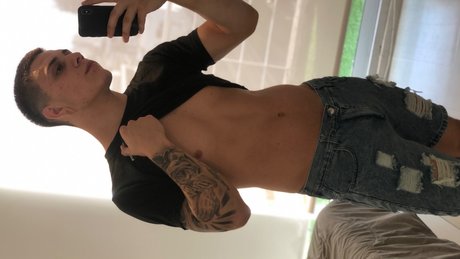 Santi Becker leaked onlyfans photos