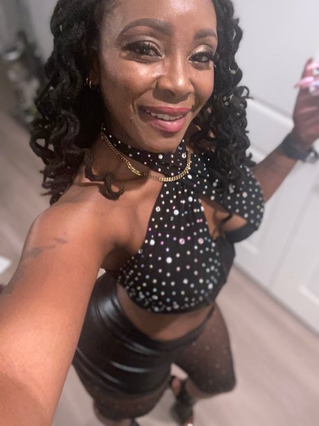 SweetQueenCookie onlyfans model