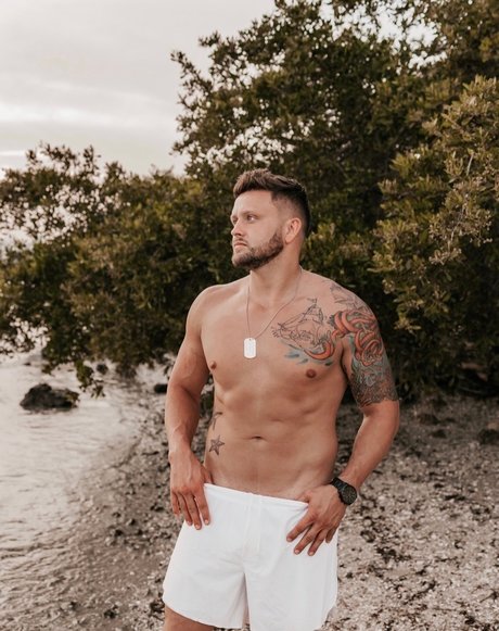 _guy nextdoor_ only fans content