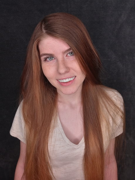 Roxi Hazel Eyes onlyfans sextape leak