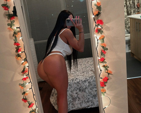 Crystal Rae onlyfans sex tape