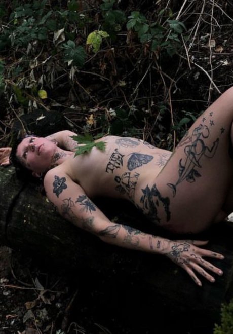 L na C onlyfans nude leaks