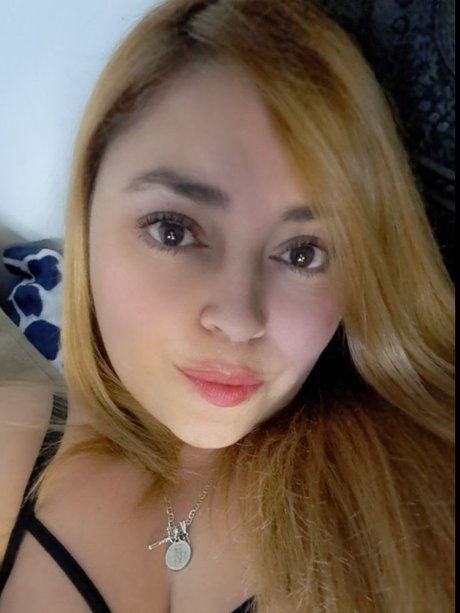 Yecenia L pez onlyfans sextape