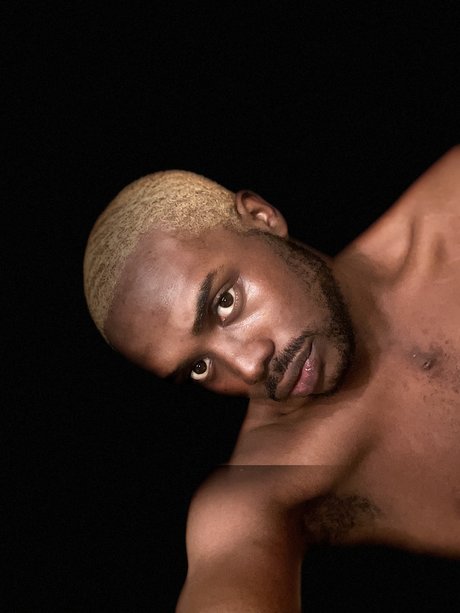 Zaddy Tee naked on onlyfans