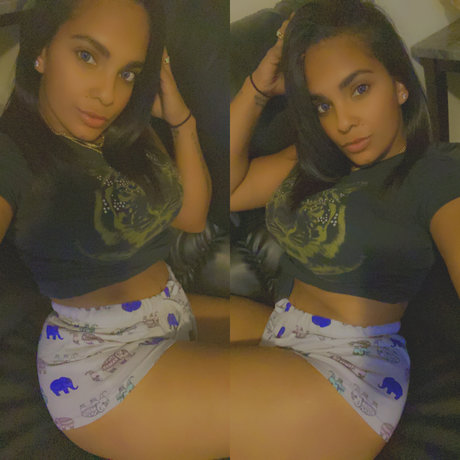 The Queen_ only fans photos