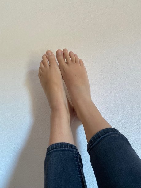 FeetFragolina onlyfans post