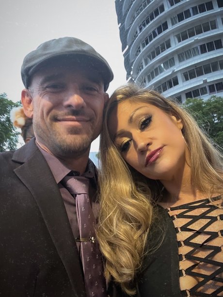 eating onlyfans hot naked exposure