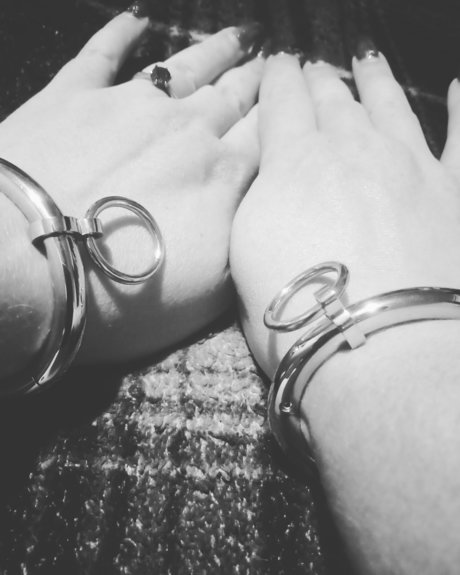 BratASaurus only fans naked