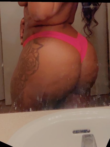 Paris Lee onlyfans leak