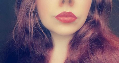 Red and Curvy nude leaks onlyfans