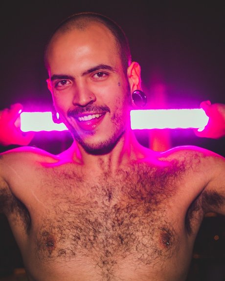 MIKA topless onlyfans