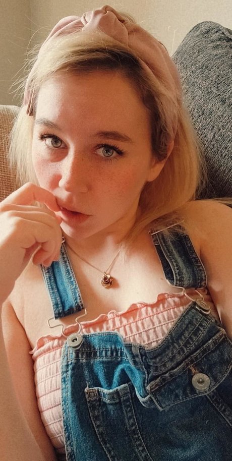 busty mom onlyfans free nude plate