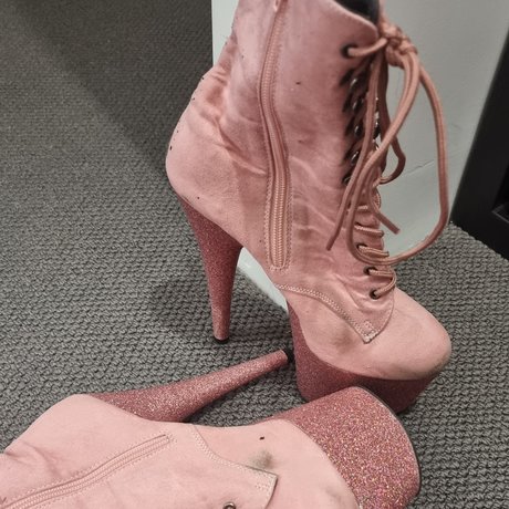 Feetsie Feet nude on onlyfans