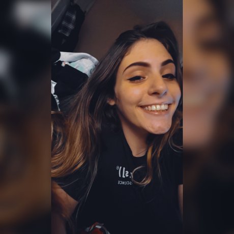 Marie Santos onlyfans model images