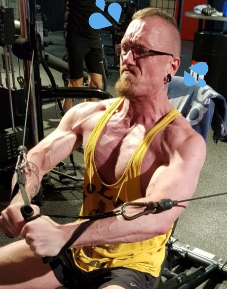 FitFlyGuy onlyfans strip tease