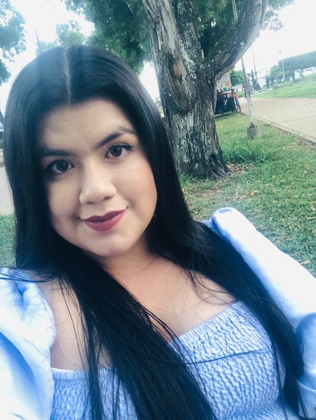 X Bella 95 onlyfans nudes