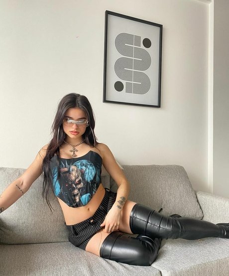 Juli Savioli onlyfans leaked