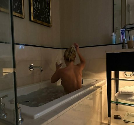 Allyyyrose onlyfans leaked xxx