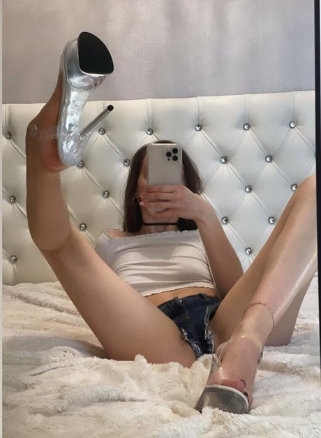 Footish Ann onlyfans strip