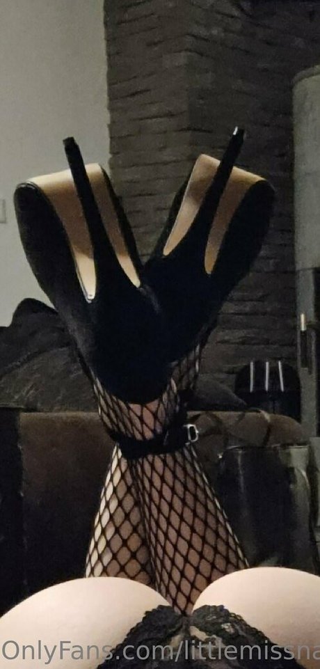 littlemissnaughtytw free onlyfans porn